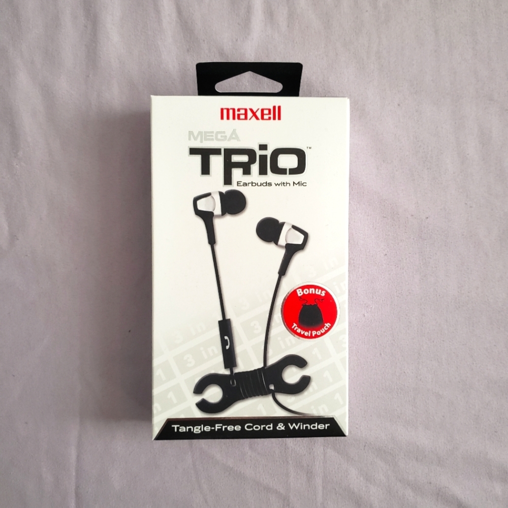 NIB Maxell Mega Trio Earbuds with Mic